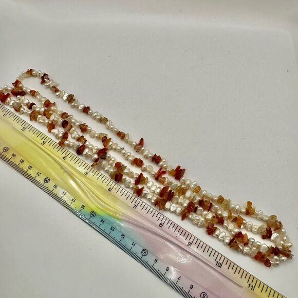 Carnelian and fresh water pearl long necklace - Picture 8 of 10